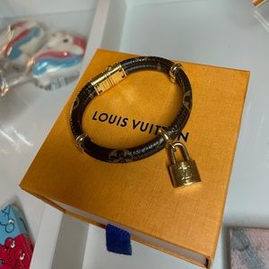 LV bracelet
